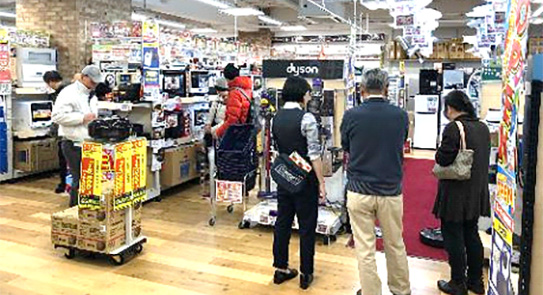 駅前商業施設内 家電販売店舗