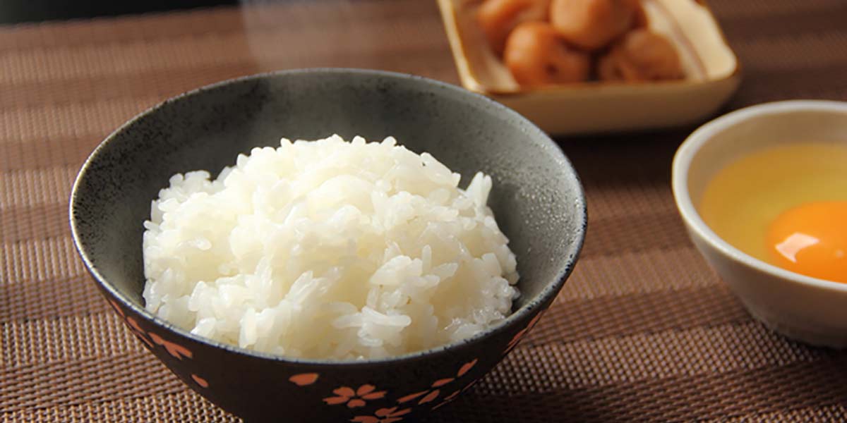 レンジであつあつご飯が炊けるお茶碗