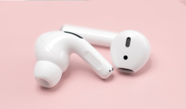 Apple純正 AirPods Pro イヤホン体 片耳 右 （R）